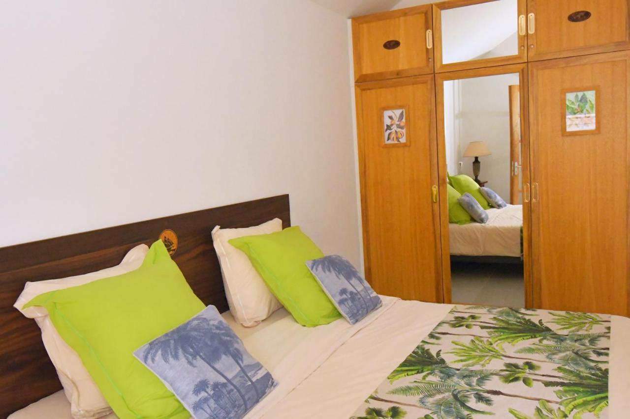 Bed and Breakfast Le Jacaranda Du Guillaume Le Guillaume Экстерьер фото